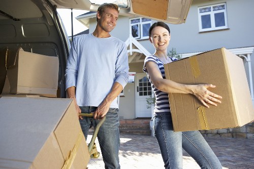 Local removal van service navigating Hounslow access challenges